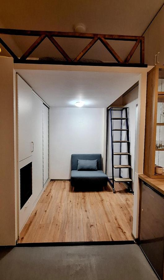 Swanhome - *